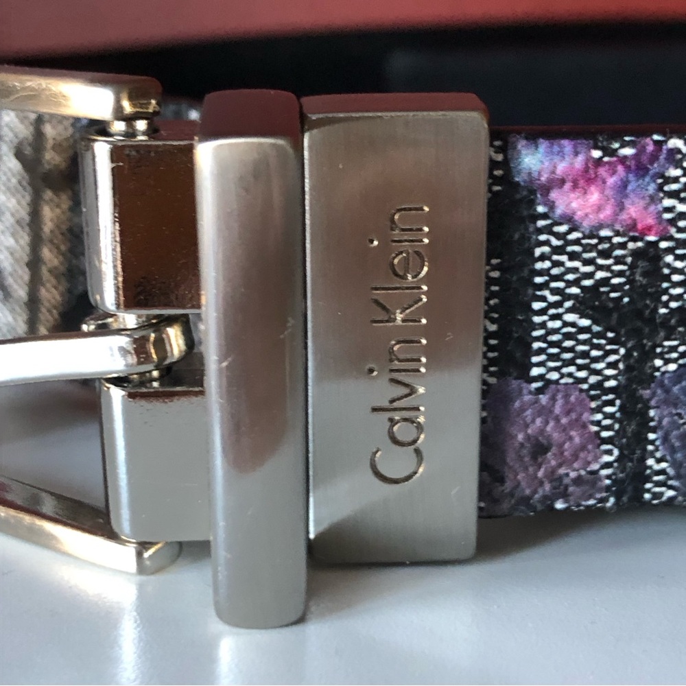 👛 (ANY 2/$20) CALVIN KLEIN Synthetic Leather Belt, Floral on Grey/Black Motif,…